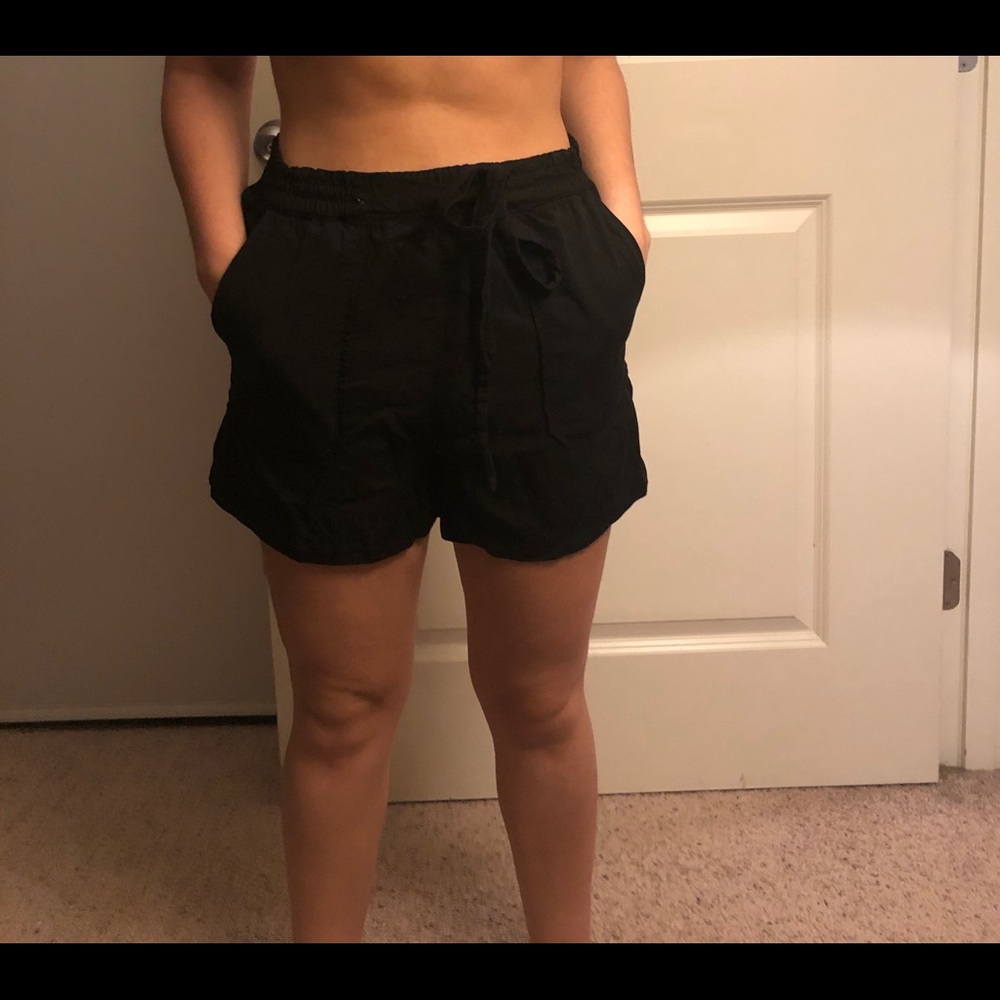 Black short - Picture 1 of 3